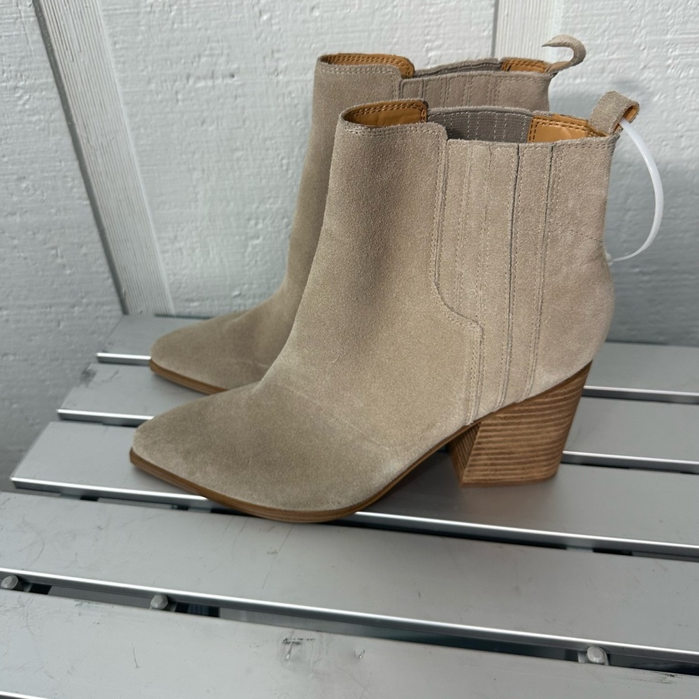 Marc Fisher Women's Matter Chelsea Ankle Boot in Cloud Suede Size 11 NWOT - Picture 8 of 11